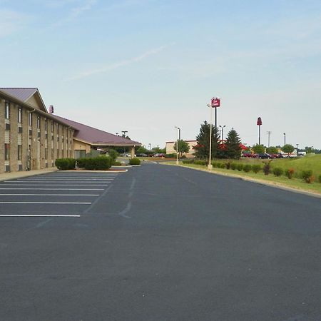 Royalton Inn & Suites Upper Sandusky מראה חיצוני תמונה