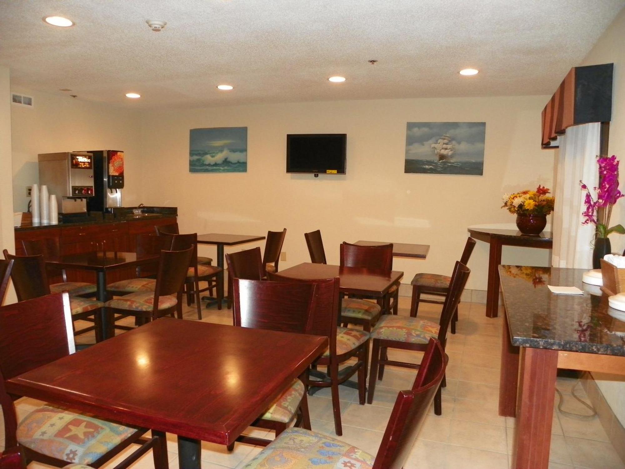 Royalton Inn & Suites Upper Sandusky מראה חיצוני תמונה