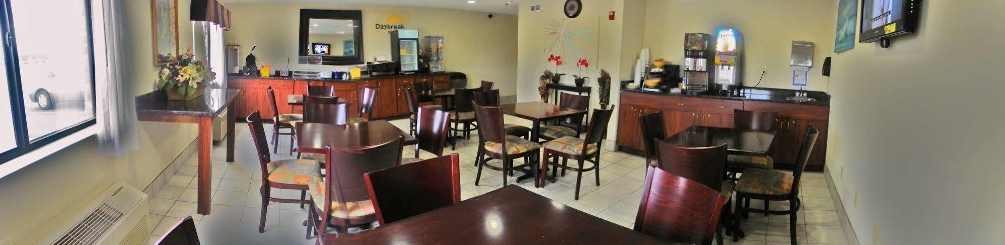 Royalton Inn & Suites Upper Sandusky מראה חיצוני תמונה